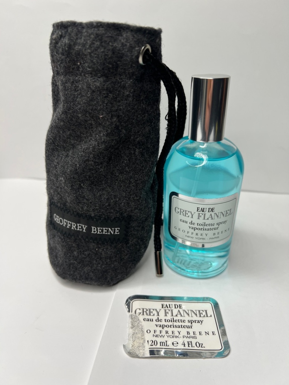 Geoffrey Beene Grey Flannel Eau de Toilette Spray 4fl oz New in Flannel Bag